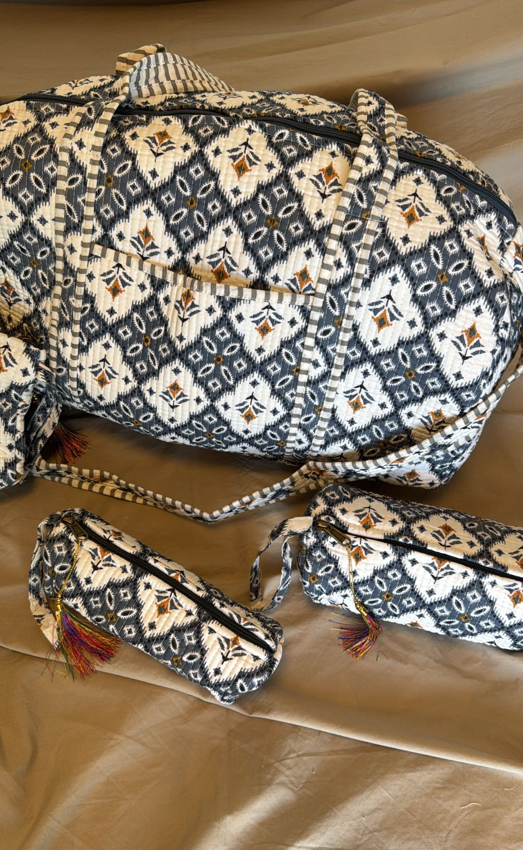 Bolso de viaje + 3 neceseres