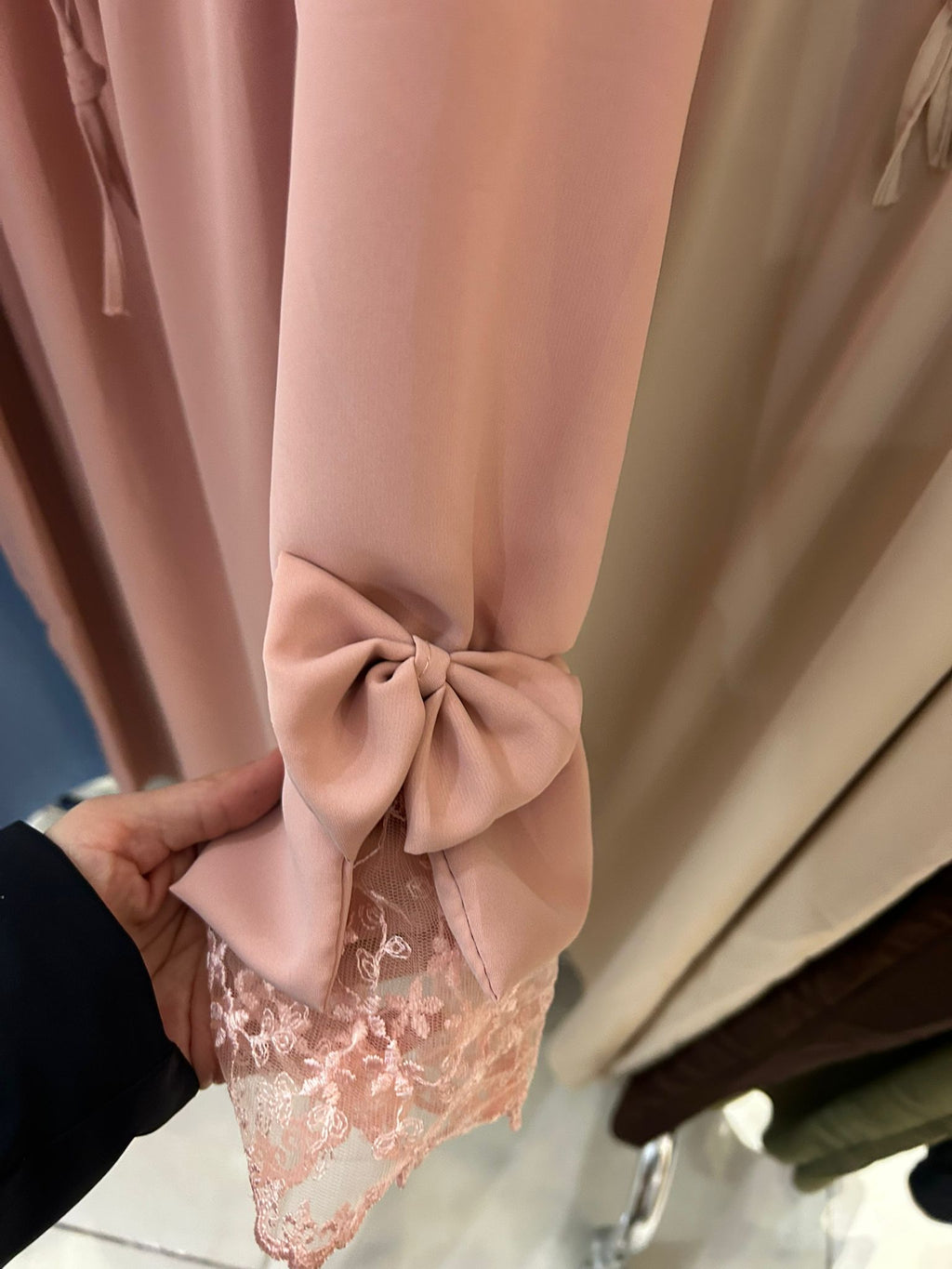 Abaya con lazo