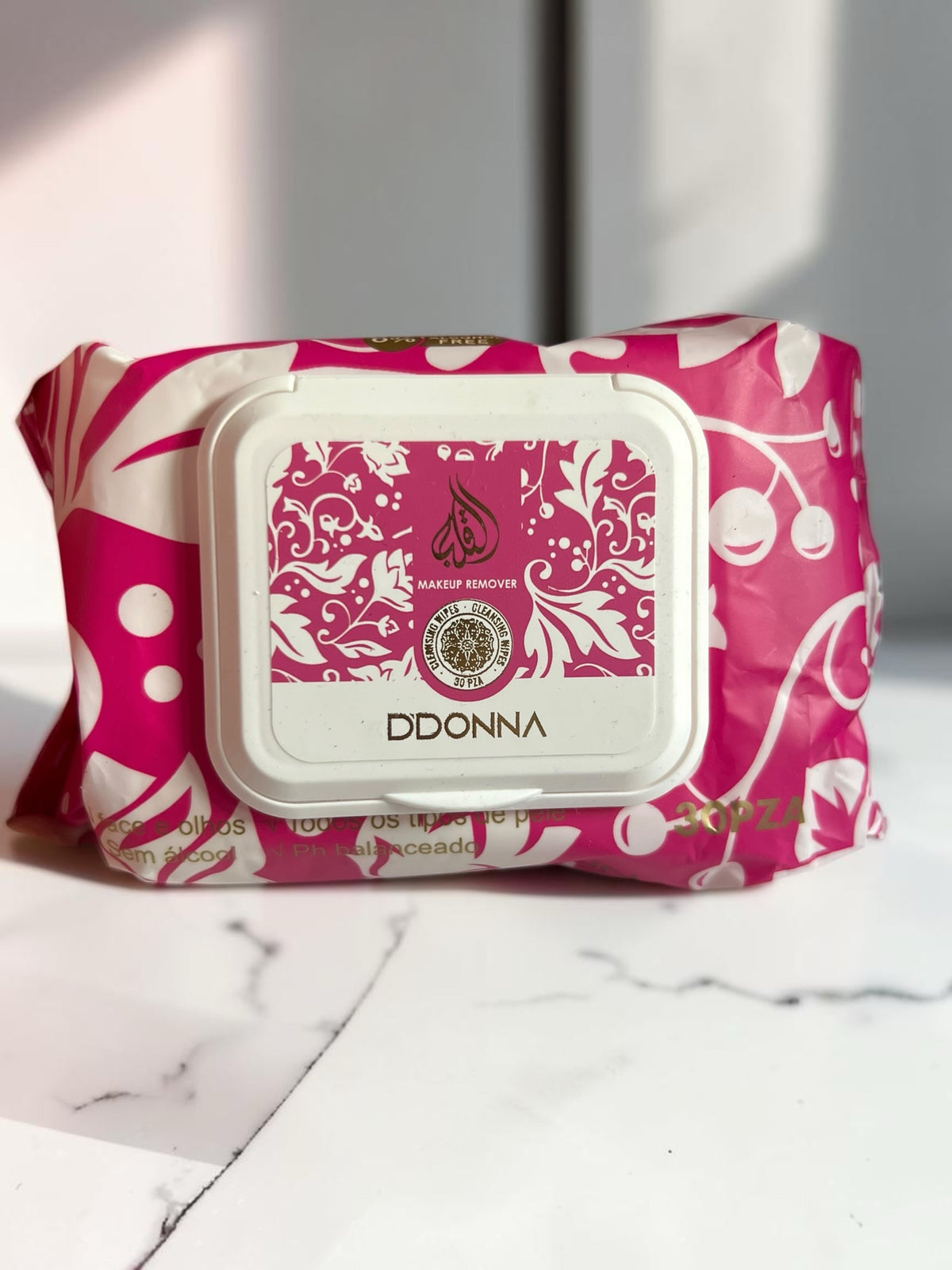 Paquete de 30 toallitas desmaquillantes Selsebil DDONNA con envase rosa y tapa rígida para limpieza facial profunda